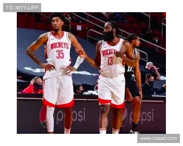 波蒂斯半场表现抢眼三分球命中率高达100贡献11分与3个篮板